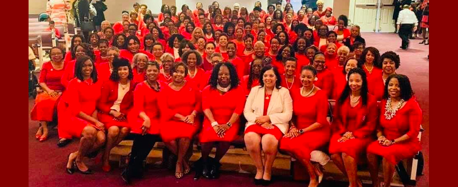 Charlotte Alumnae Chapter group photo at church